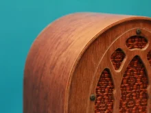 Bookshelf Speakers vs a Soundbar