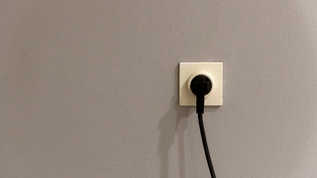 Killing Hum and Buzz From a Ground Loop