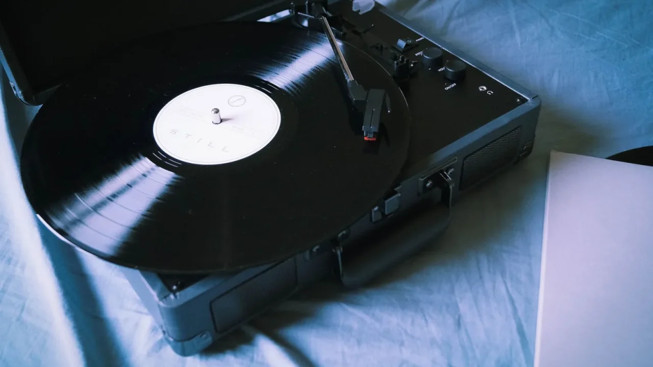 Adding a Turntable to a Soundbar Setup