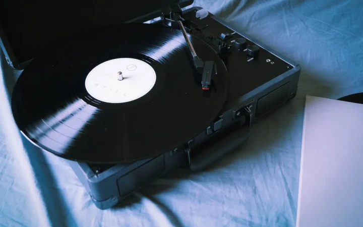 Adding a Turntable to a Soundbar Setup